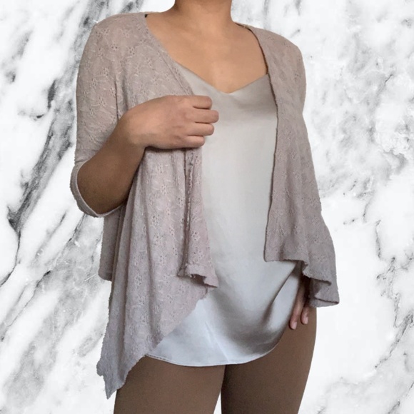 3 for $15 Forever 21 Beige Asymmetrical Cardigan - Picture 1 of 7